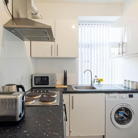 Belgian Studio Apt 2 Huddersfield Exterior photo