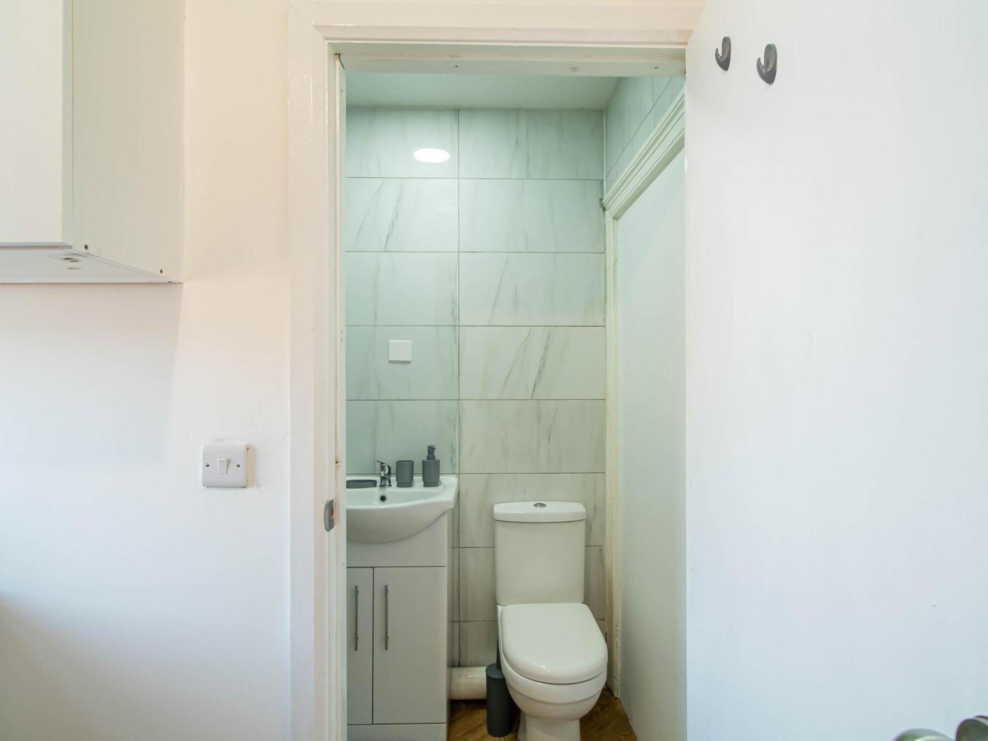 Belgian Studio Apt 2 Huddersfield Exterior photo